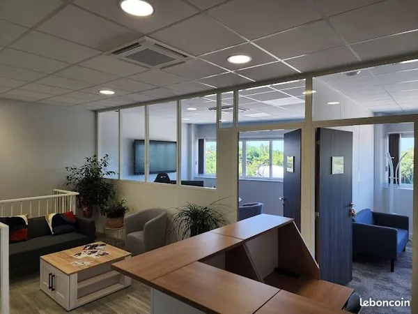 Bureaux équipés - Idéal investisseur ou activité tertiaire - Locataire en place