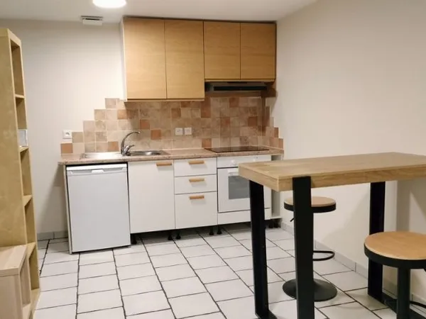 Studio meublé 25m2 - Tout équipé - 500m gare TGV