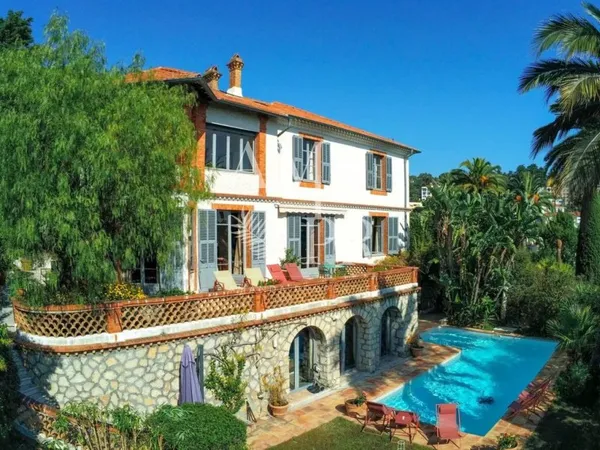 Villa 15 pièces 492 m²