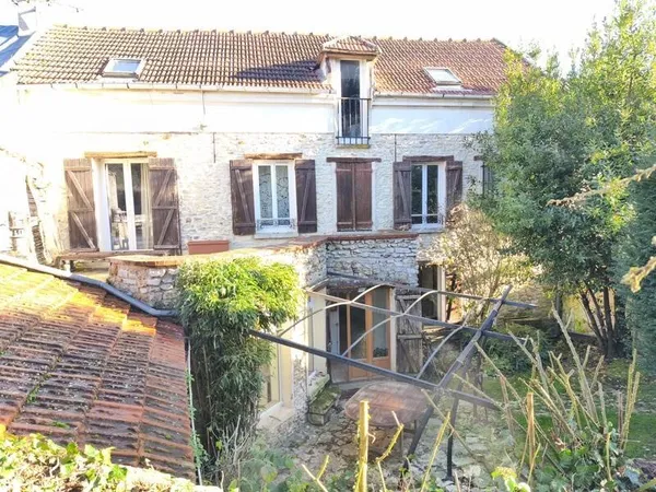 Maison en pierre de 6 pièces principales
