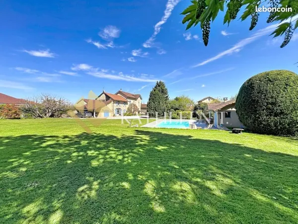 Propriété 8 pièces 257 m²