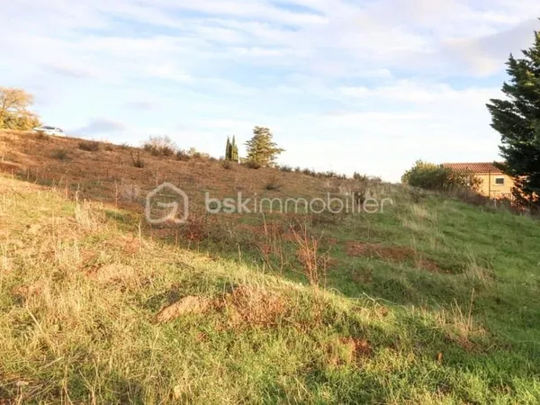 Terrain Constructible au Bosc (617 m²) à 5 min de l'A75