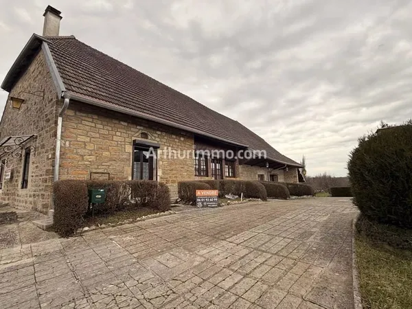 Maison bressane avec grandes dépendances - Fort potentiel