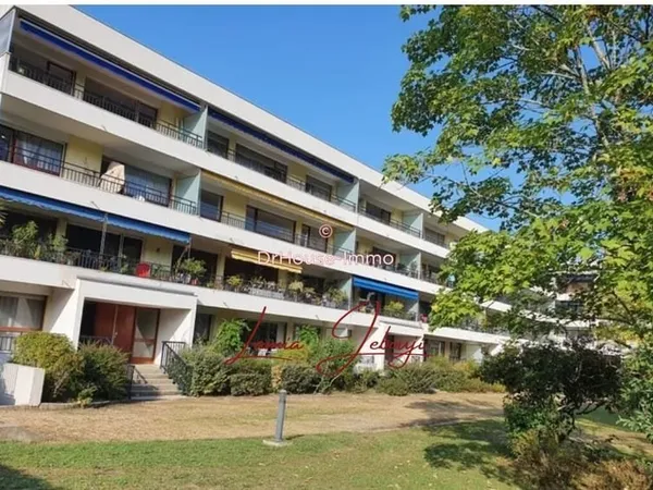 APPARTEMENT T4 AVEC BALCON