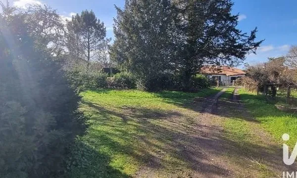 Terrain 390 m²