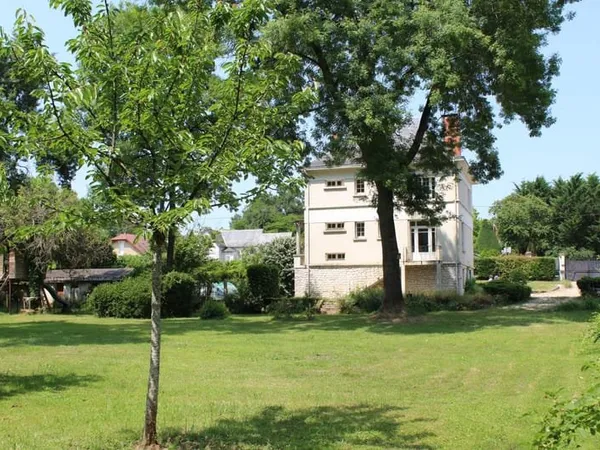 Maison 6 pièces 240 m²