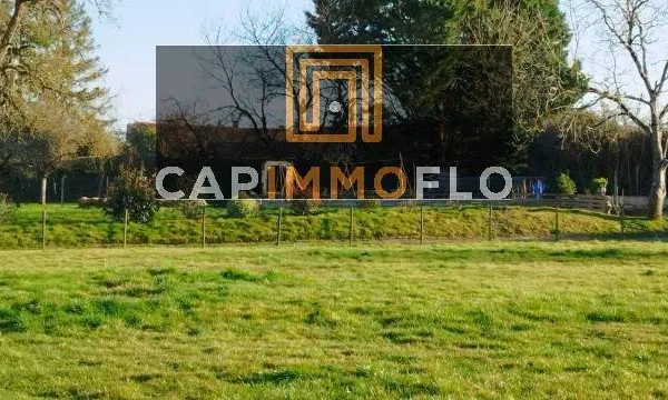 Terrain constructible 900 m²