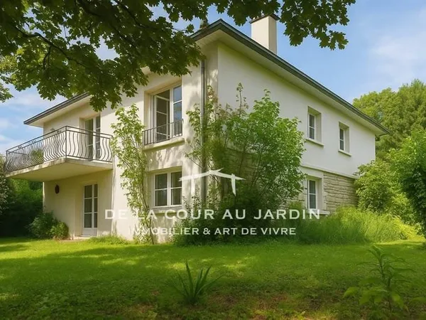 Maison familiale années 70 à rénover avec terrain arboré