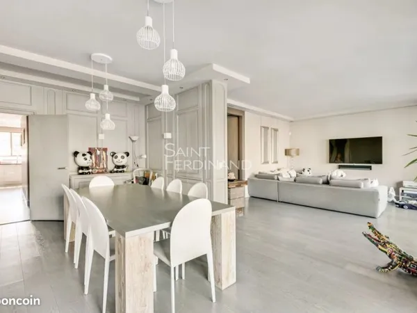 Appartement 6 pièces 159 m²