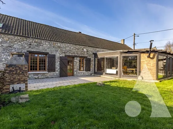 MAISON EN PIERRES 4 CHAMBRES AVEC JARDIN