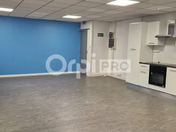 Bureau 150 m²