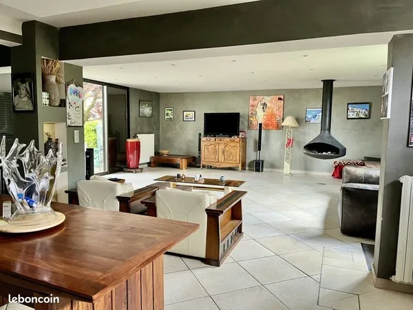 Pavillon 7 pièces 151 m²