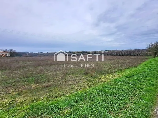 Terrain constructible de 1 315 m²