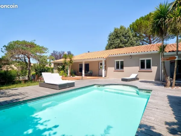 Maison T6 de plain-pied Piscine