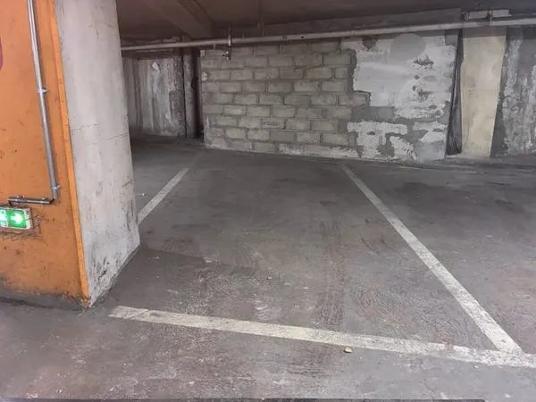 Parking 13 m²