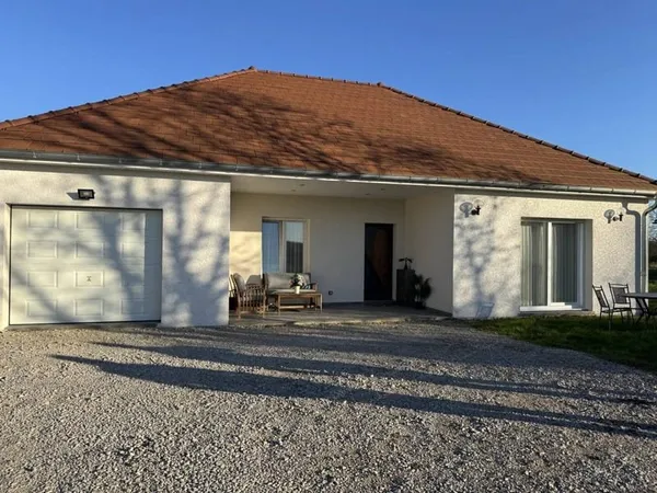 Maison de plain-pied 6 pièces 91 m²