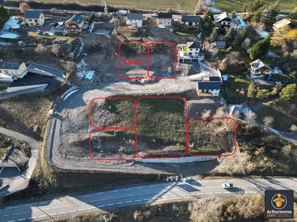 Terrain constructible viabilisé dans lotissement récent