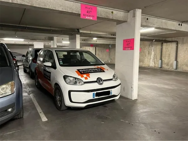 Stationnement Location Tours   95€