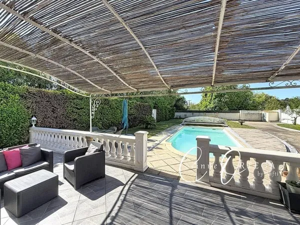 Villa 5 chambres Garage - piscine et grand Atelier