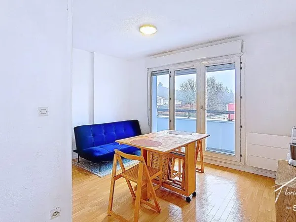 Un studio clé en main avec balcon et parking
