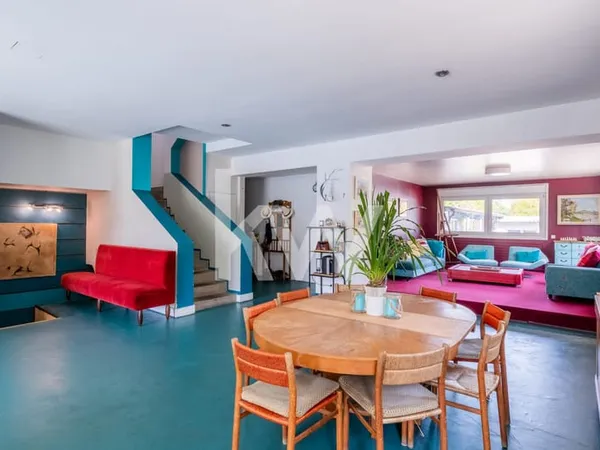Loft duplex 197m2 au calme - quartier des Champarons