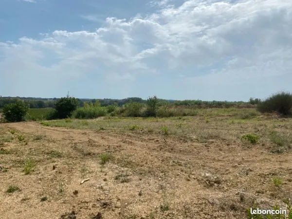Terrain 633 m² Servian