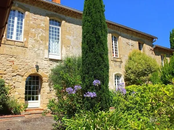 Maison 22 pièces 1122 m²
