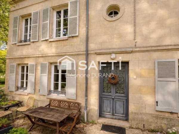 Maison de charme 220 m2 5 chambres et jardin