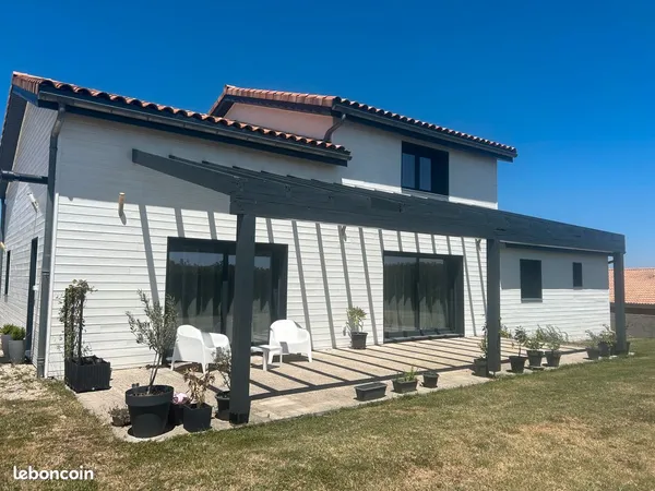 Maison de 200 m2 habitables au calme et sans vis-à-vis sur la commune d'Étables (15 minutes de Tourn