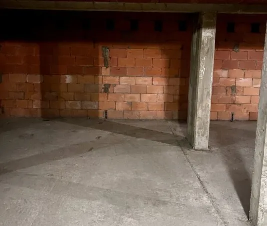 TOULOUSE / Bd Matabiau / Pont des Minimes : À vendre, place de stationnement en sous-sol, au sein d'