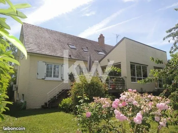 Maison 8 pièces 217 m²