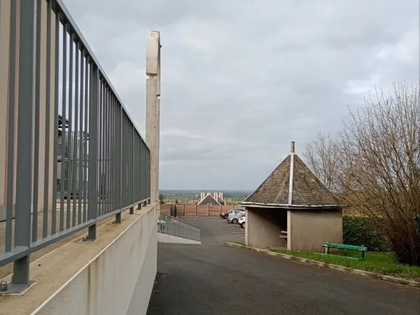 Bonjour je suis actuellement en CDI je recherche un logement en urgence T2