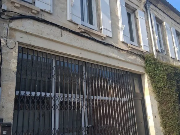 LIBOURNE CENTRE VILLE IMMEUBLE EN PIERRE DE 260M2