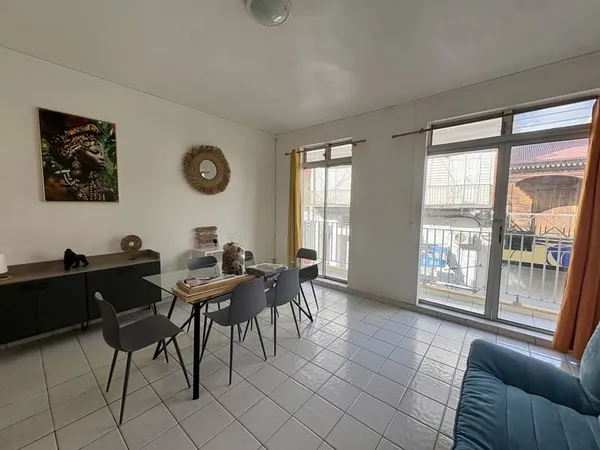 Appartement T3 meublé en centre ville proche de pointe à pit