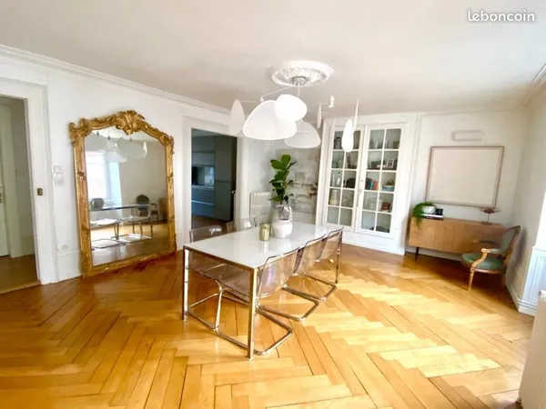 À VENDRE - Appartement T4 125 m² avec terrasse, garage, jardin et dépendance entièrement rénové