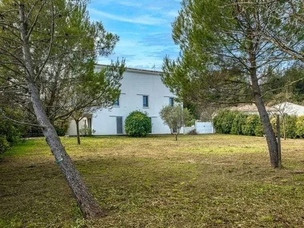 COMBAILLAUX - Maison contemporaine 135 m² - sur 1 000 m² - 4 chambres - Garage.