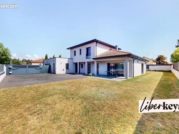 Maison 5 pièces 214 m²
