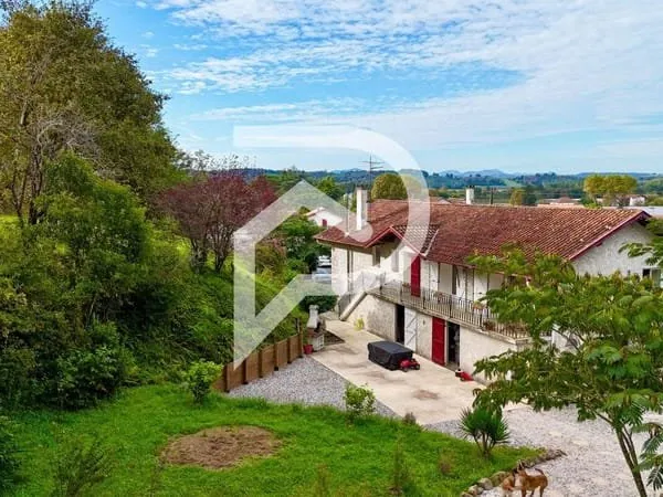 Maison 8 pièces 189 m²