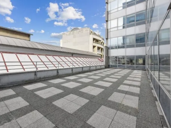 Bureaux 2 pièces 1842 m²