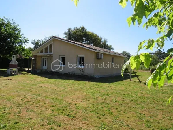Jolie Maison plain-pied de 106 m² sur terrain de 2000 m² environ au calme garanti