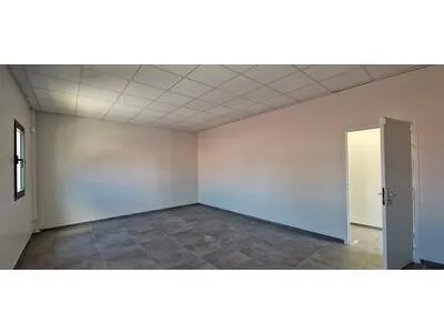 Bureau 29M2 Neuf au R+1 - entrée Génipa