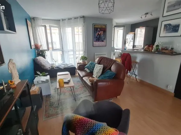 T3 traversant lumineux, 2 balcons, parking privé - Recouvrance / Bas de Siam