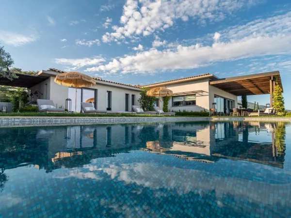 Belle Villa Moderne 4 Chambres en suite - Vue mer panoramique, Piscine,
