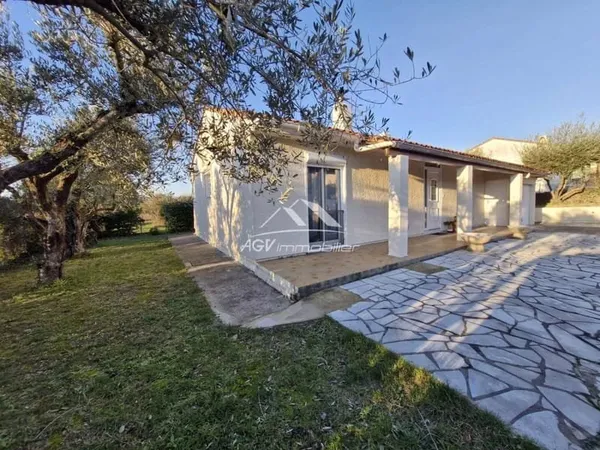 Maison de plain-pied 3 pièces 82 m²