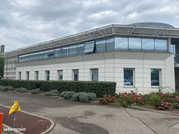 Bureaux 175 m² BRON