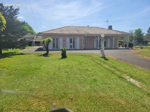 Maison 150 m² - 3 chambres - terrain 1500 m² - beaux volumes - au calme