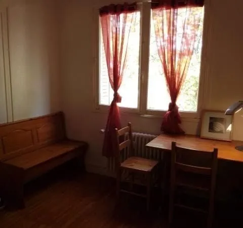 JOLIE CHAMBRE ENSOLEILLÉE Colocation T3 CHAMBÉRY CENTRE