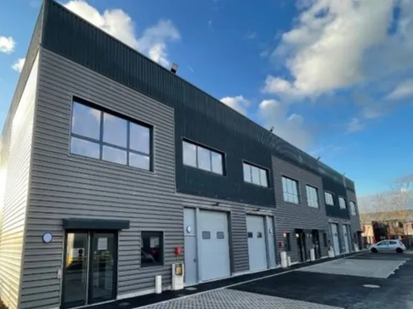 Local d'activité 765 m²