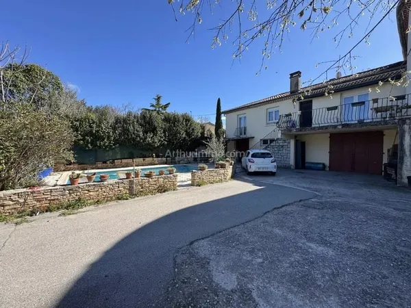 Grande maison à proximité du centre