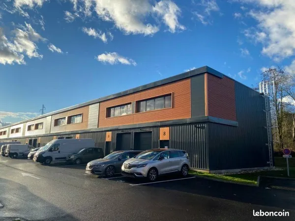 LOCAL D'ACTIVITE 124 m² VAULX MILIEU